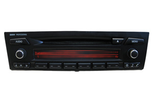 BMW X3 E83 - Pixelfehler CD Radio Professional vor der Reparatur